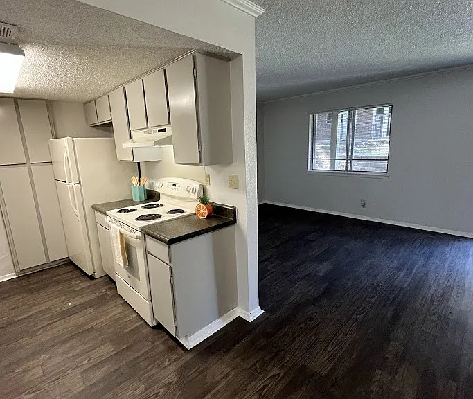 Juniper Springs Apartments — Photo 55