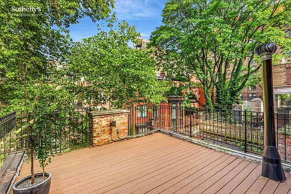 Rented by Sotheby's International Realty | media 2