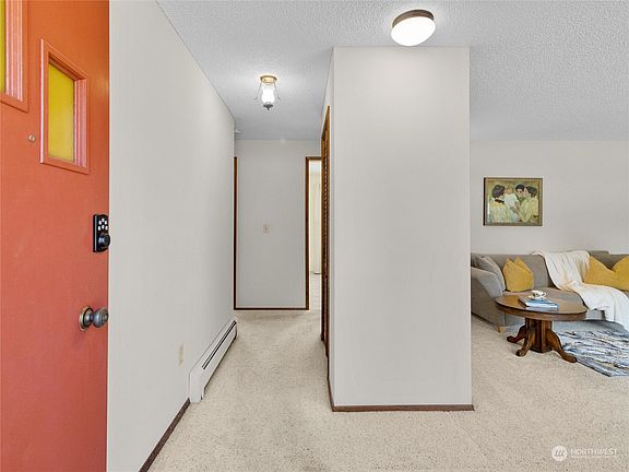 5th image of 513 Cougar Street SE