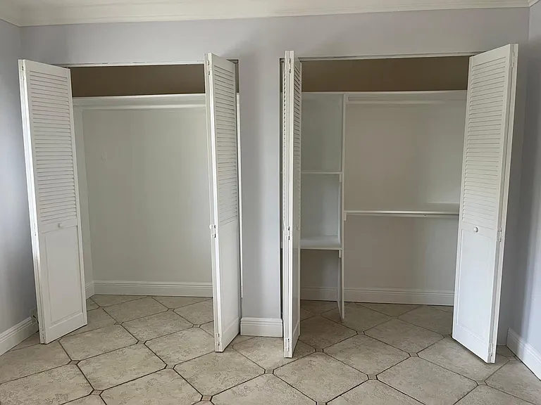 408 N Cypress Dr #6 — Photo 2