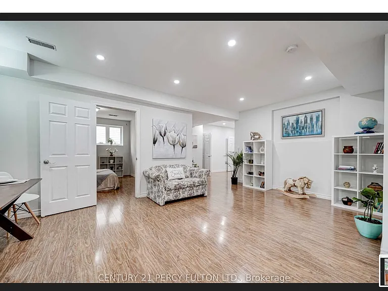 2359 Pilgrim Sq #BASEMENT — Photo 2