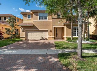 19153 Crystal St, Fort Lauderdale, FL 33332