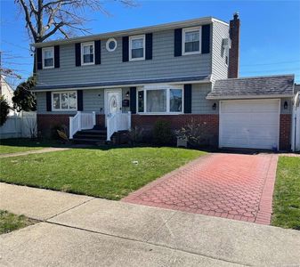 22 New York Avenue, Massapequa, NY, 11758