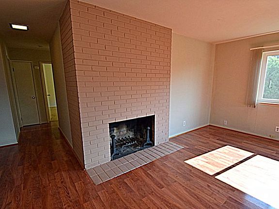 5th image of 8 Davis Dr APT A