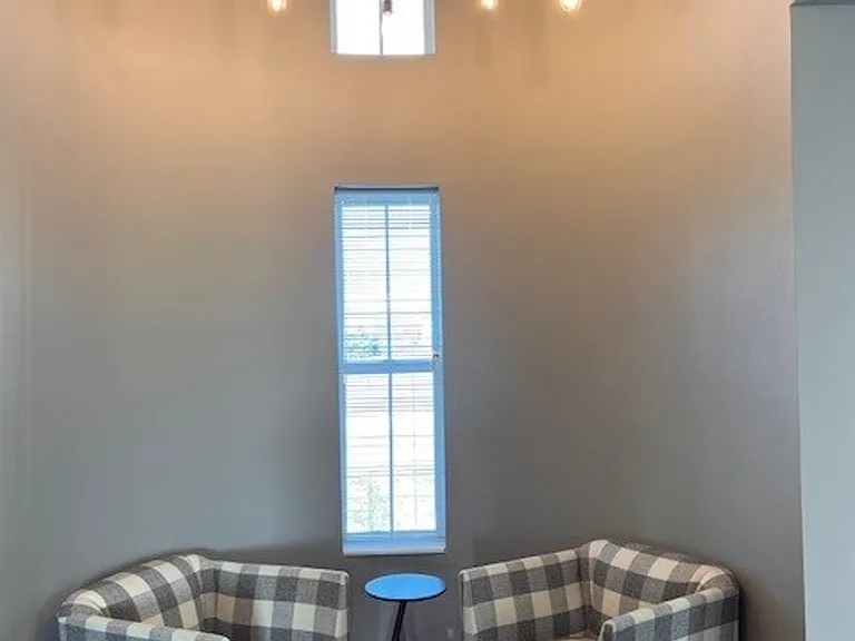 Homestead Luxury Apartments — Photo 11