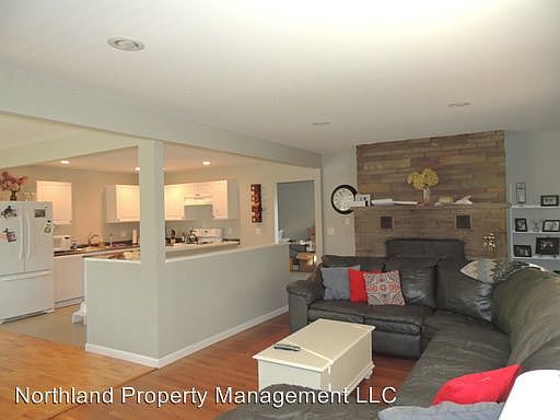 3rd image of 415 Huron St