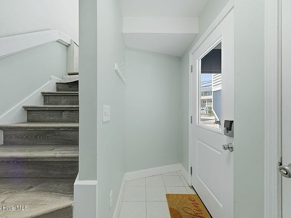 5th image of 1412 Canal Drive #B
