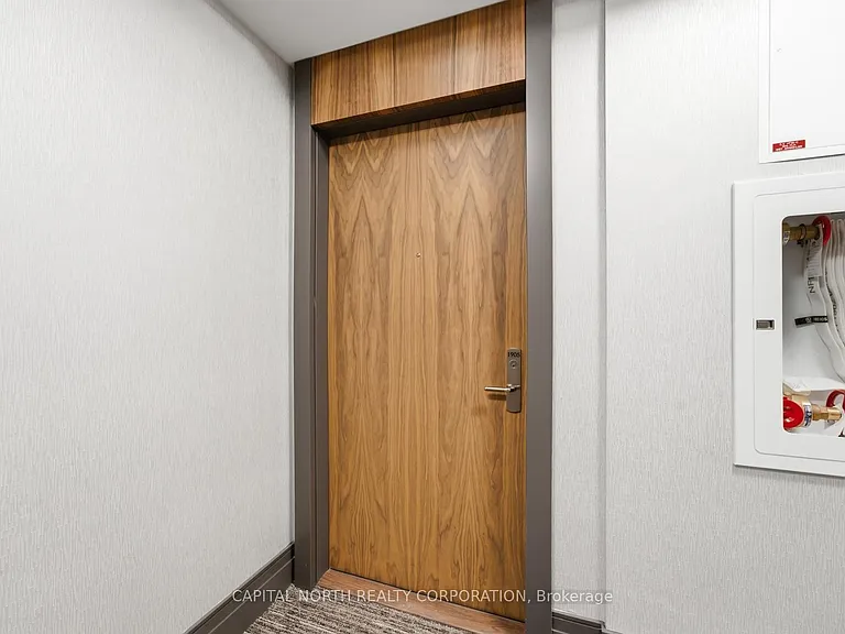 27 Korda Gate #1905 — Photo 40