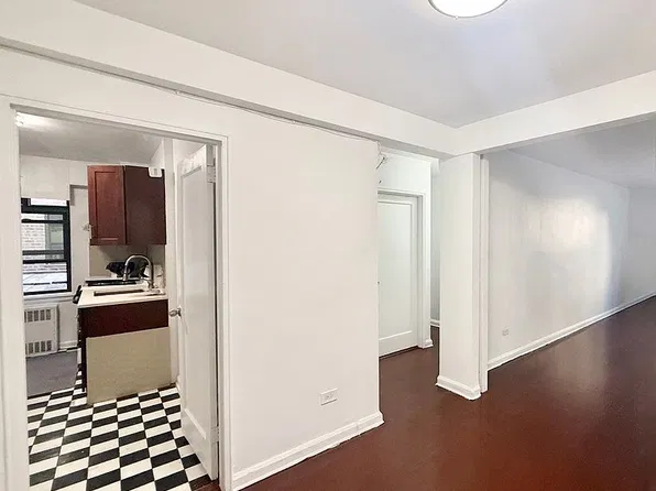 43-40 Union St APT 2D, Flushing, NY 11355