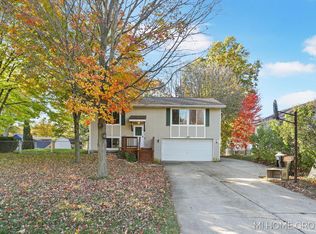 11957 Barnard St, Grand Haven, MI 49417