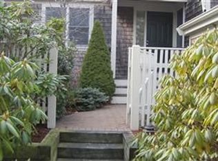 4 Wildflower Ln, Yarmouth Port, MA 02675
