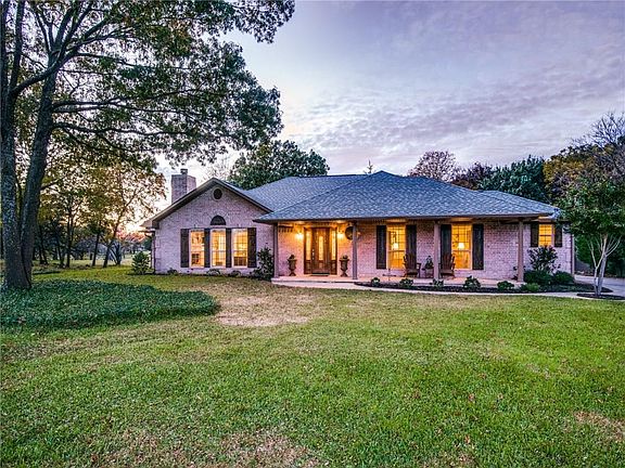 3rd image of 1427 Cypress Point Dr