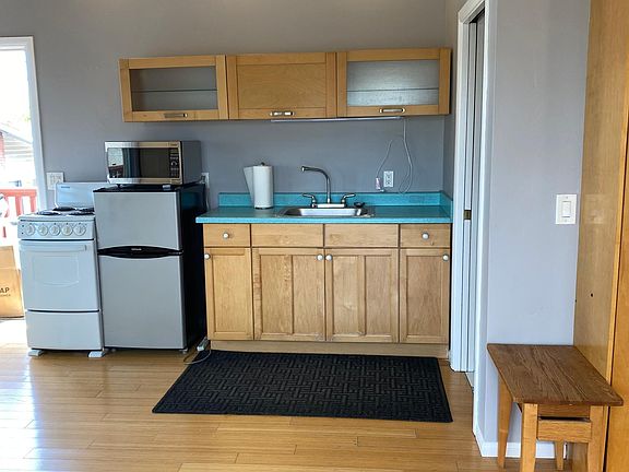3rd image of 2230 32nd St