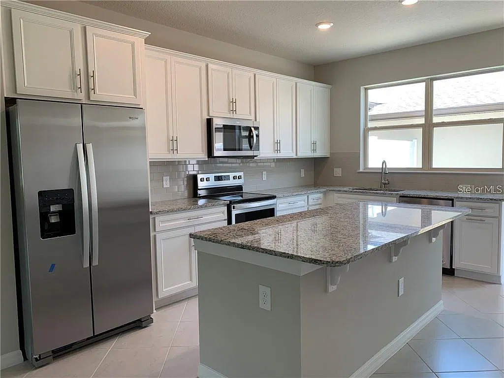 3 bed, 2.5 bath, 1617 sqft, $2,250 — Photo 3