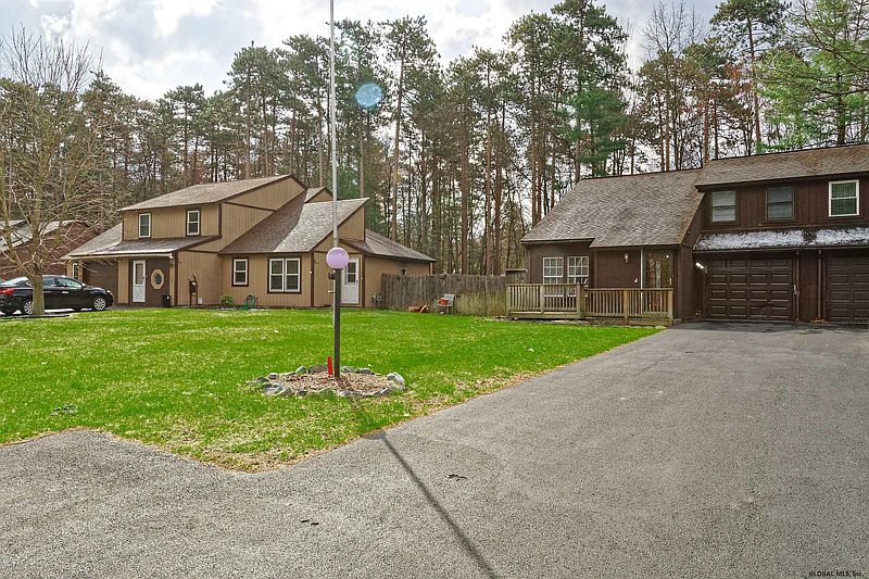 3rd image of 149 ARROWWOOD Place