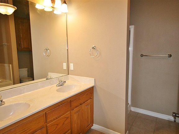 5th image of 313 Olive Dr