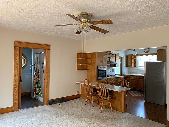 4th image of 99 Morgantown St