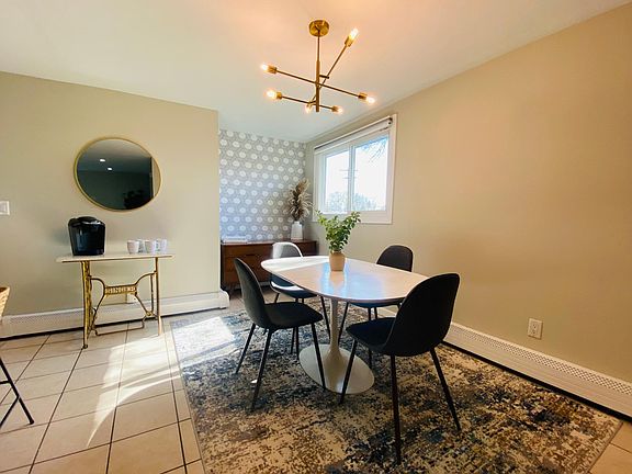 4th image of 8 Dartwood Dr Floor 2