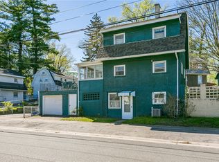 16 Woodneath Cres, East Rochester, NY 14445