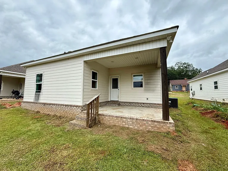 330 Orion St — Photo 13
