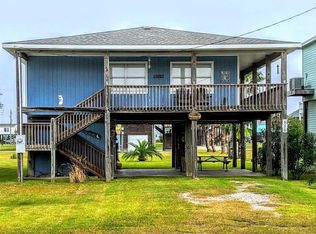 856 Holiday Dr, Crystal Beach, TX 77650