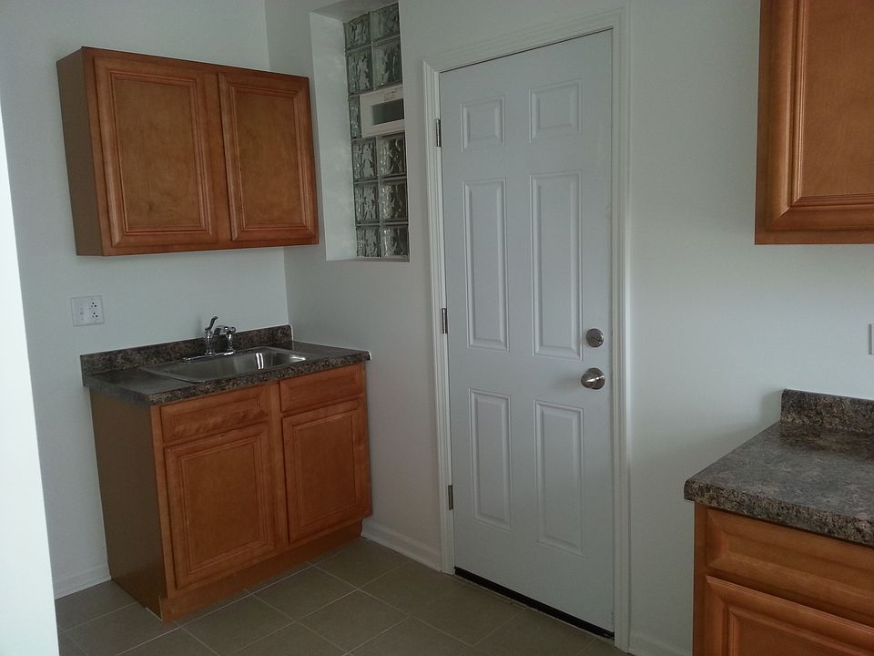 1st image of 7618 S Kingston Ave APT 3E
