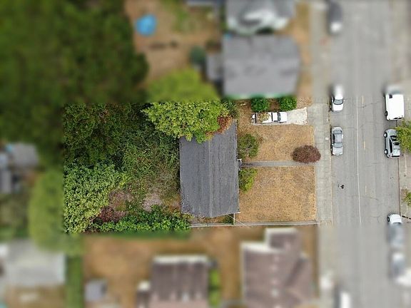 5th image of 1016 G St