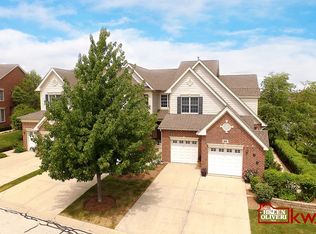 53 Red Tail Dr, Hawthorn Woods, IL 60047