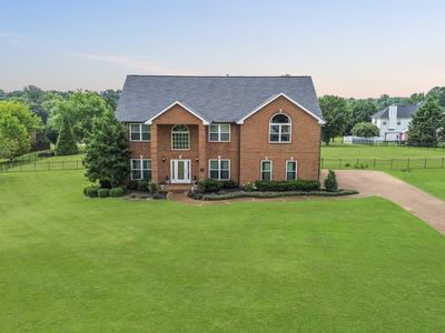 104 Brookstone Dr, Burns, TN, 37029