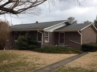 121 Logan Cir, Ellijay, GA 30540