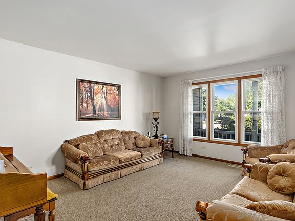 4th image of 13 Westminster Ct