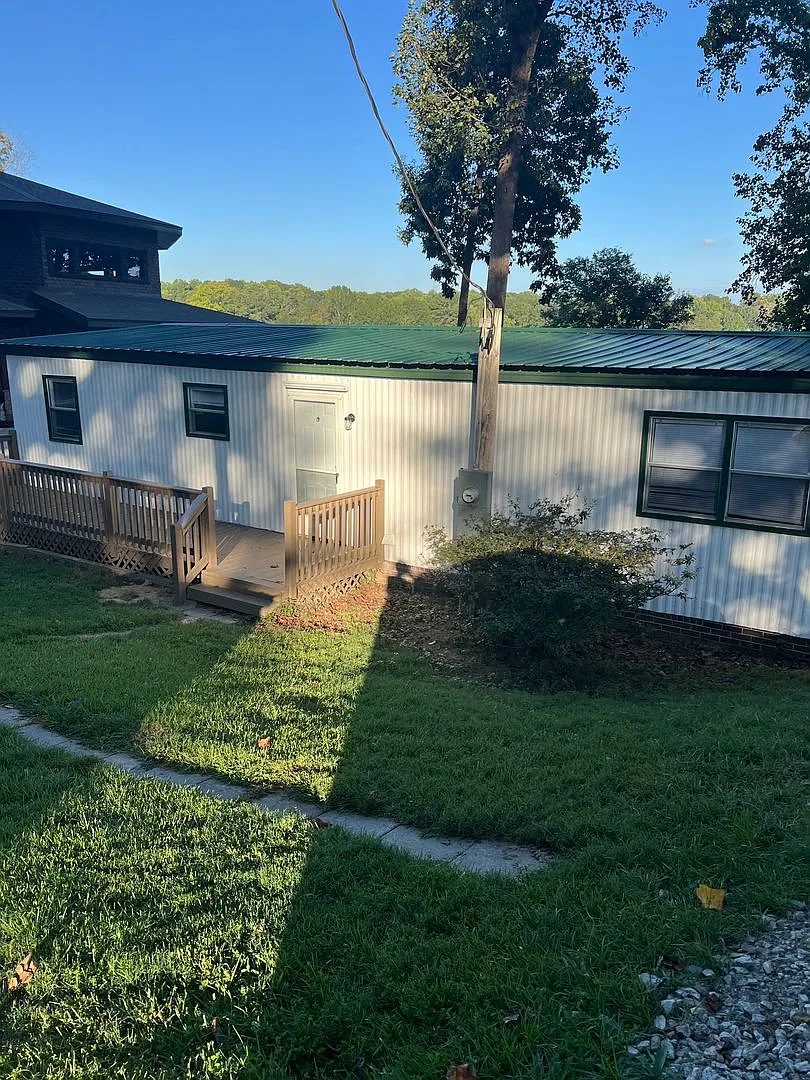 Lake Front Property For Rent — Photo 3