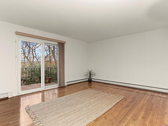 3rd image of 16 Scenic Dr APT U