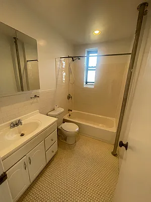 Rented by PMG Real Estate  | media 6