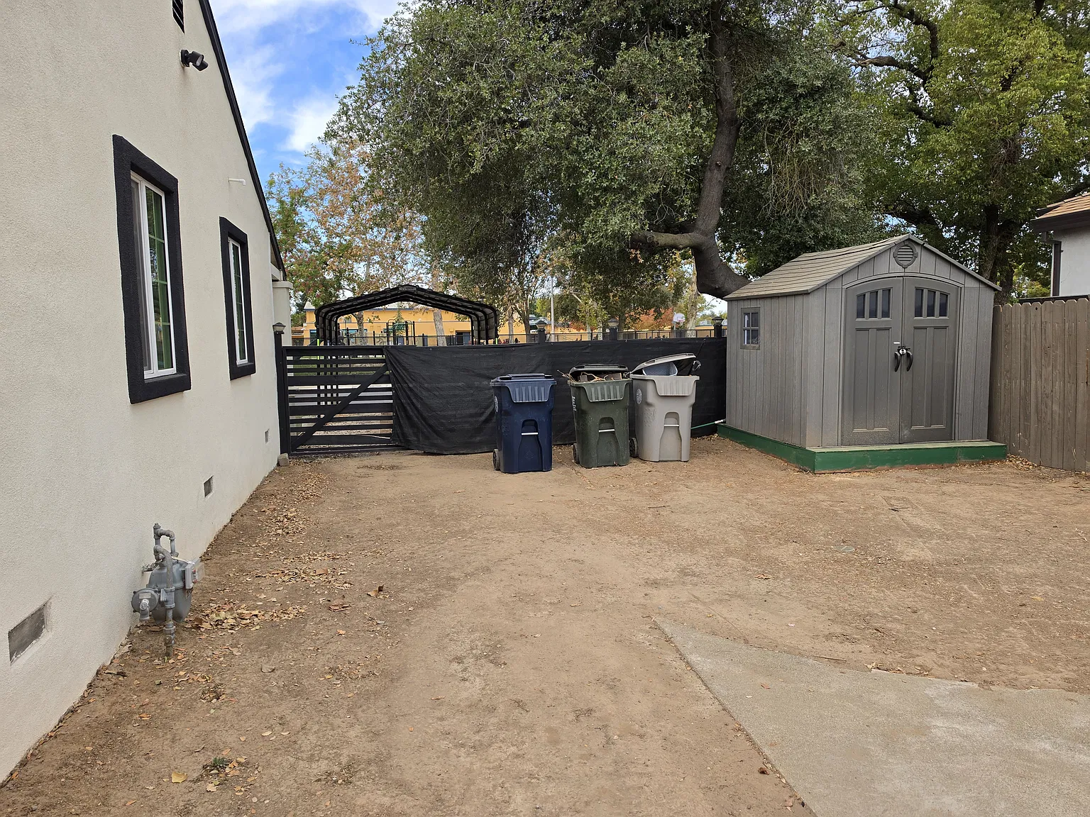 3 bed, 1300 sqft, $2,400 — Photo 3