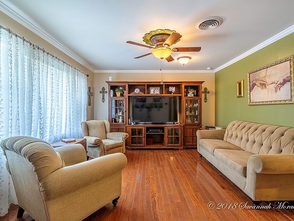 2nd image of 1403 E Everglade Ave