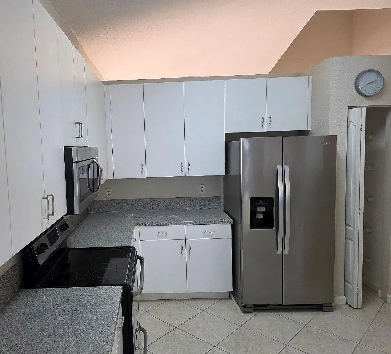 4 bed, 1860 sqft, $3,500 — Photo 3
