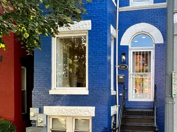 1227 Linden Pl NE, Washington, DC 20002