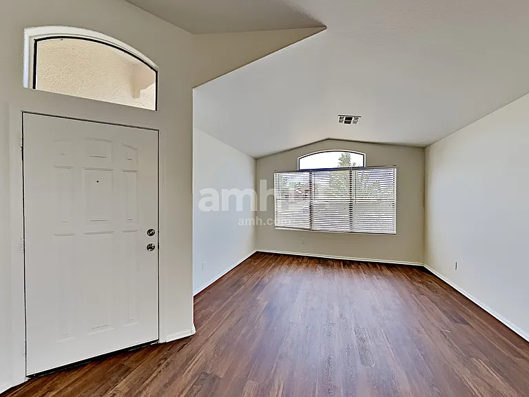10262 W Patrick Ln — Photo 14