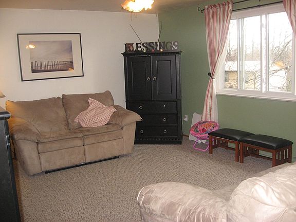 4th image of 244 Oberlin Dr