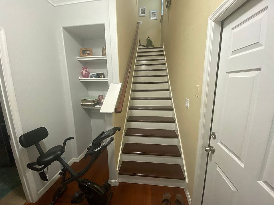 1st image of 4407 Breeze Isle Ln