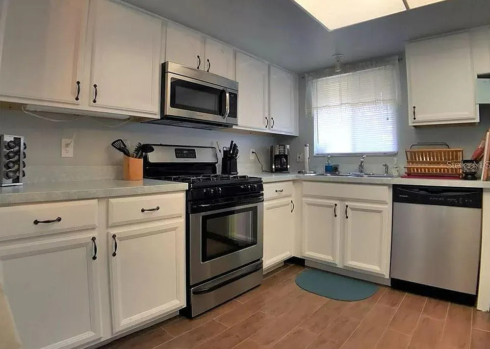 3 bed, 1414 sqft, $2,500 — Photo 3