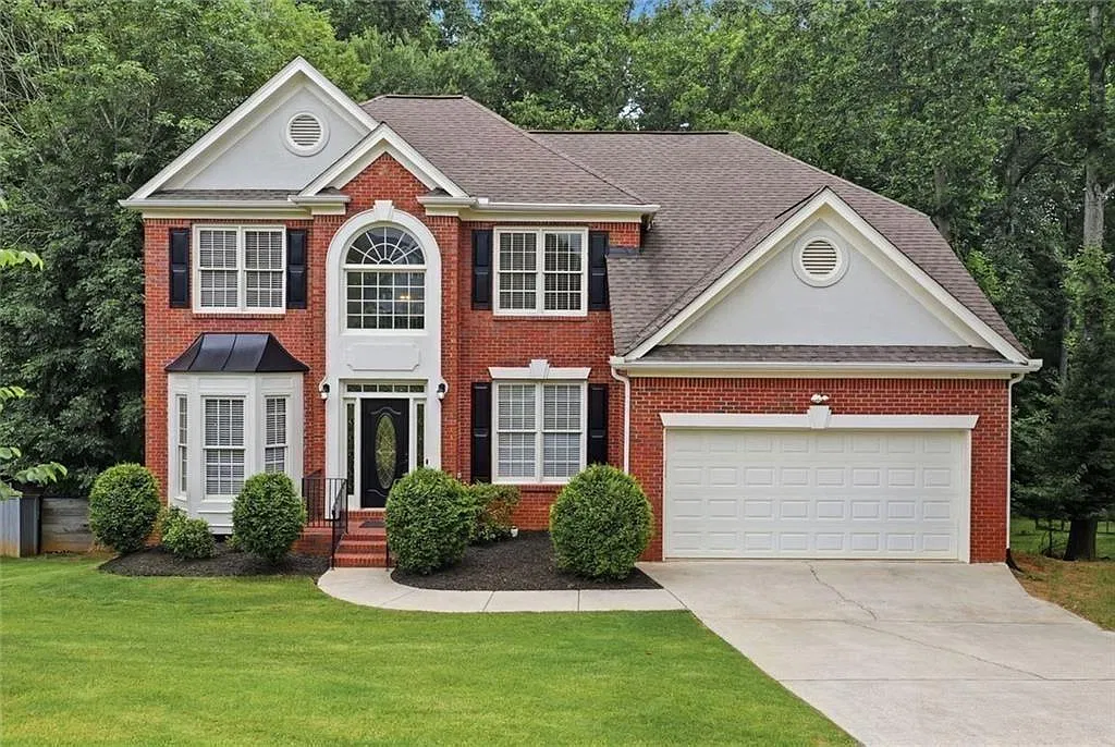 6 bed, 3.5 bath, 5070 sqft, $3,600 — Photo 1