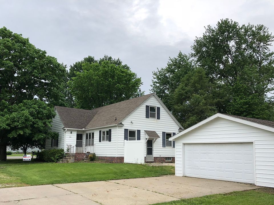1st image of 214 Summer St