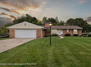 1508 Pepper Hill Dr, Lansing, MI 48917