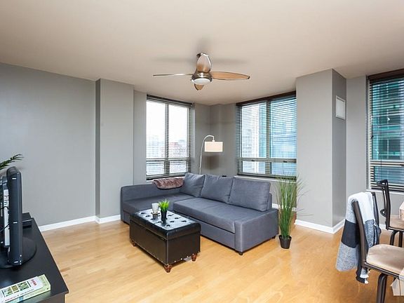 3rd image of 1111 S Wabash Ave #1905F
