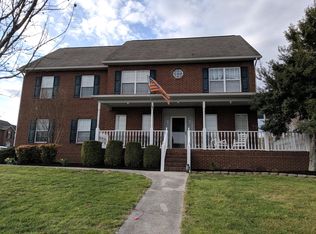 901 Paxton Dr, Knoxville, TN 37918