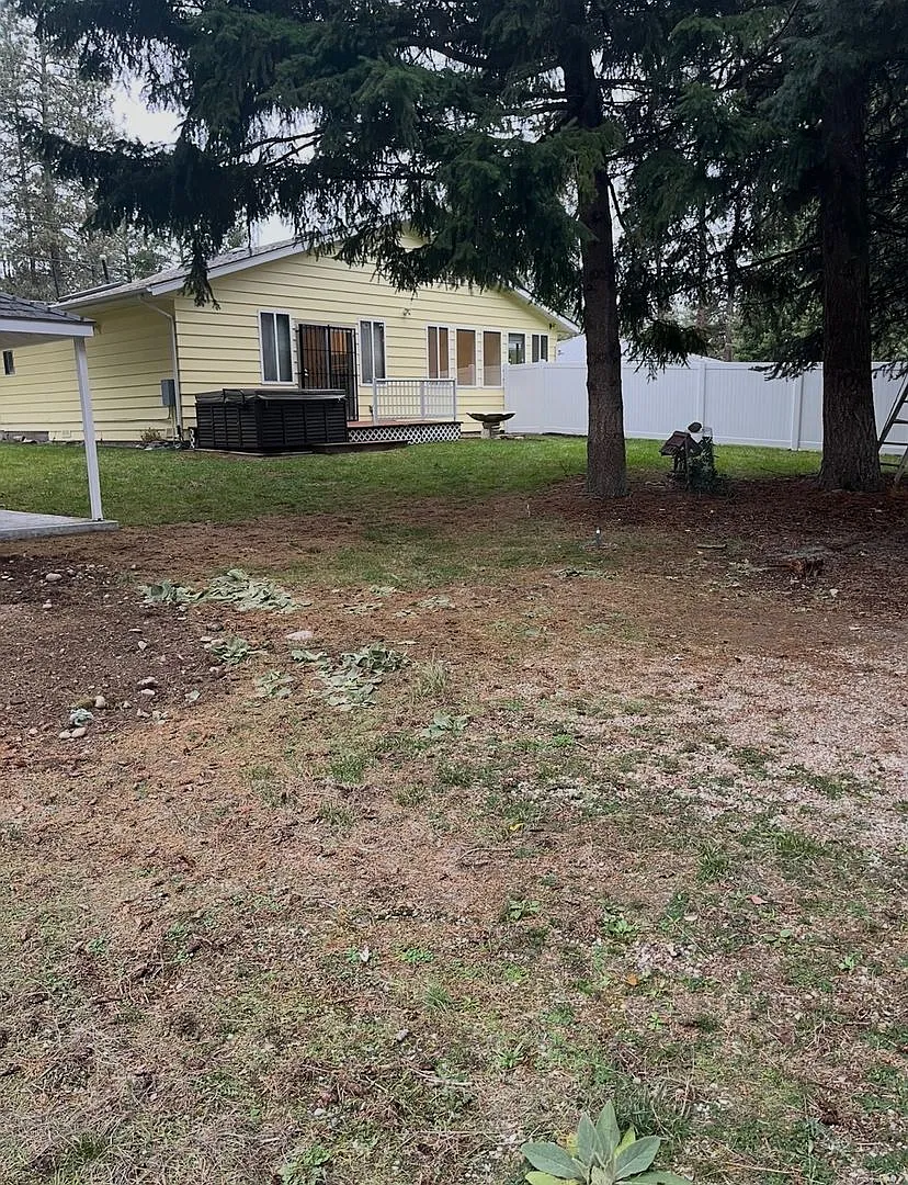 17704 N Hilltop Rd — Photo 1