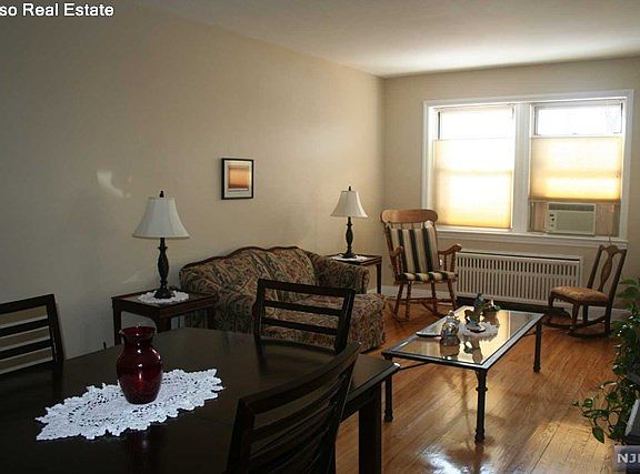 5th image of 735 Elm Ave APT 6B