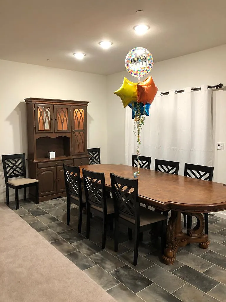 4 bed, 2000 sqft, $1,000 — Photo 2
